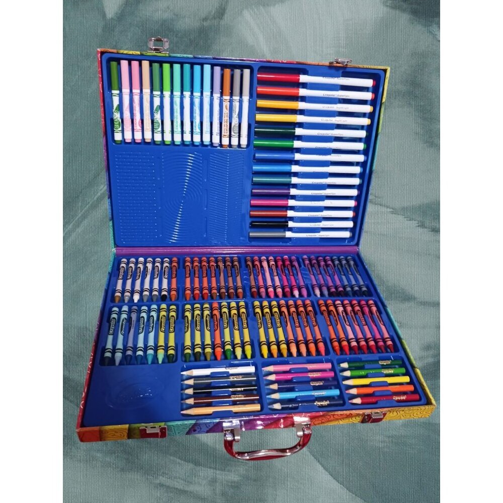 Crayola Art Case Rainbow Design Creativity Set With Markers Crayons Colored Pen - Picture 3 of 4